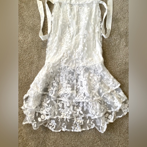 NWOT Lulus Forever Fanciful White Floral Embroidered High-Low Midi Dress Size S - Picture 9 of 12